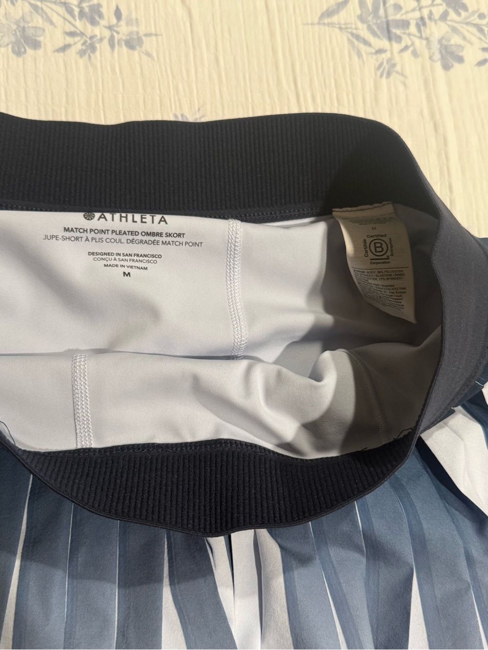Athleta Pleated Ombre Navy to Light Gray Mini Skirt - Picture 2 of 3